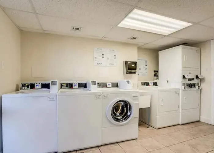 Holiday home Heated Pool & Hot Tub-walk To Old Town Condo! *