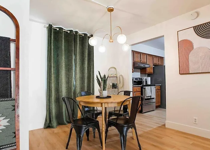 Heated Pool & Hot Tub-walk To Old Town Condo!