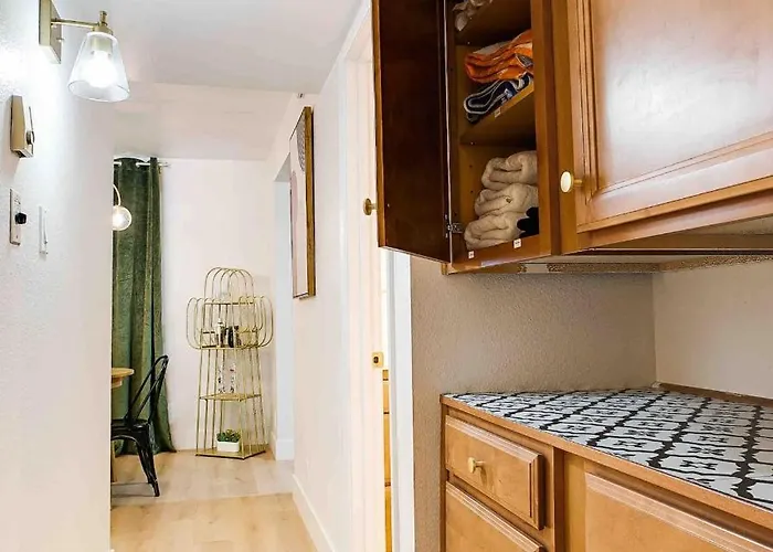 Heated Pool & Hot Tub-walk To Old Town Condo! *