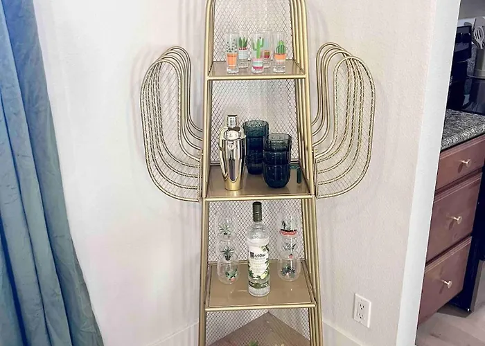 Heated Pool & Hot Tub-walk To Old Town Condo! Scottsdale