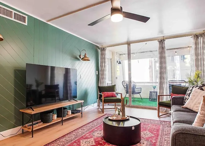 Heated Pool & Hot Tub-walk To Old Town Condo! *